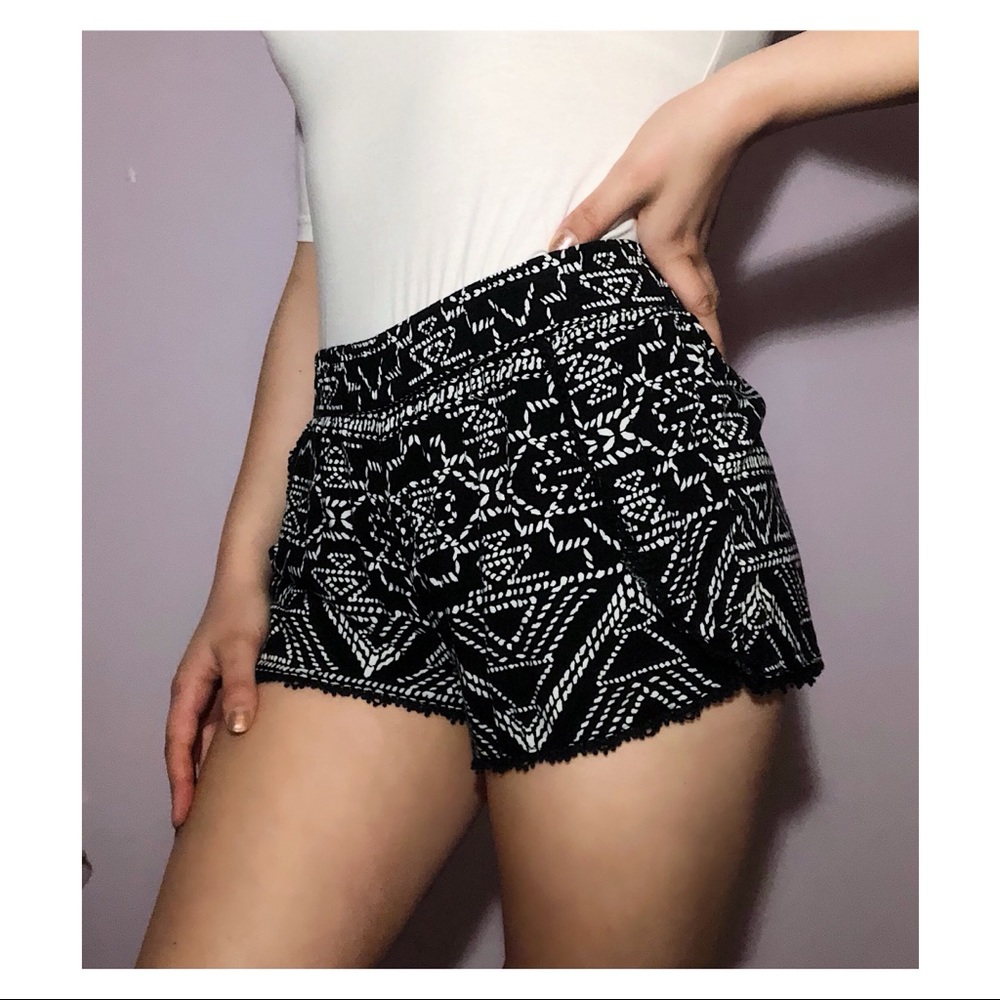 Aeropostale black and white shorts *worn once*